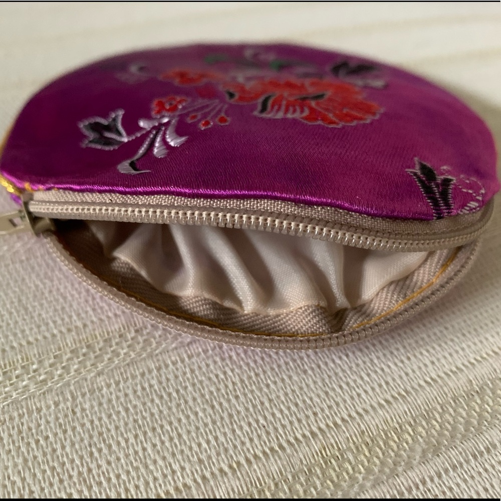 South Korean Handmade Magenta Coin Purse! - Picture 4 of 4